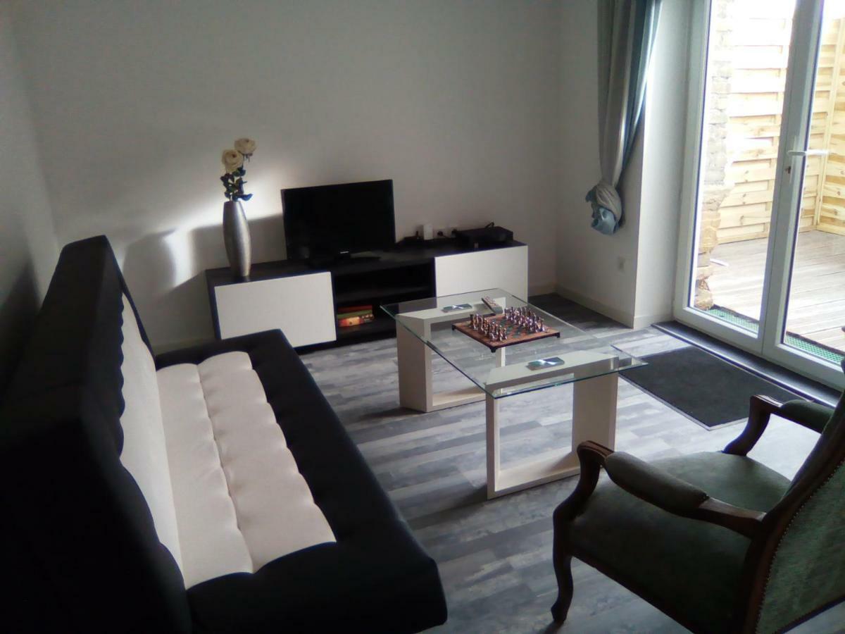 Appartement F2 tout confort au calme à Batilly  Extérieur photo